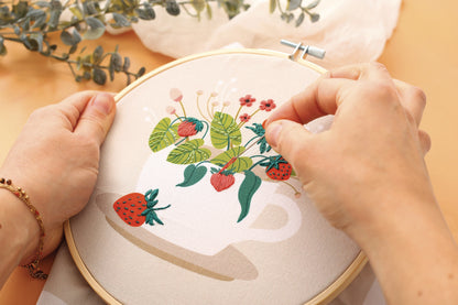 Kit DIY broderie Fraises des bois